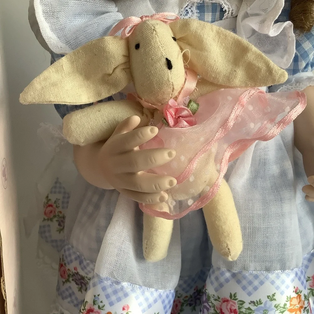 Vintage Ashton Drake Galleries in Gingham‎ and Bows Collection Gwendolyn Doll